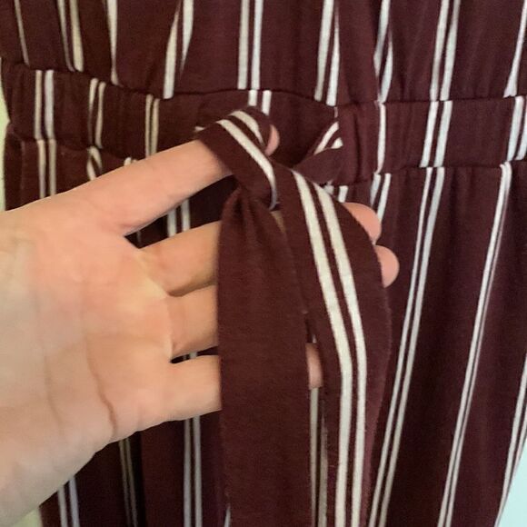 Maroon Striped Pant Suit Jumper, wide leg, ring gather Holiday Outfit medium - Picture 6 of 11